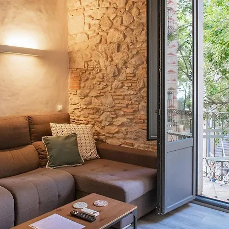 Old Town Duplex With Character 赫罗纳