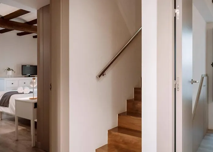 Old Town Duplex With Character 赫罗纳