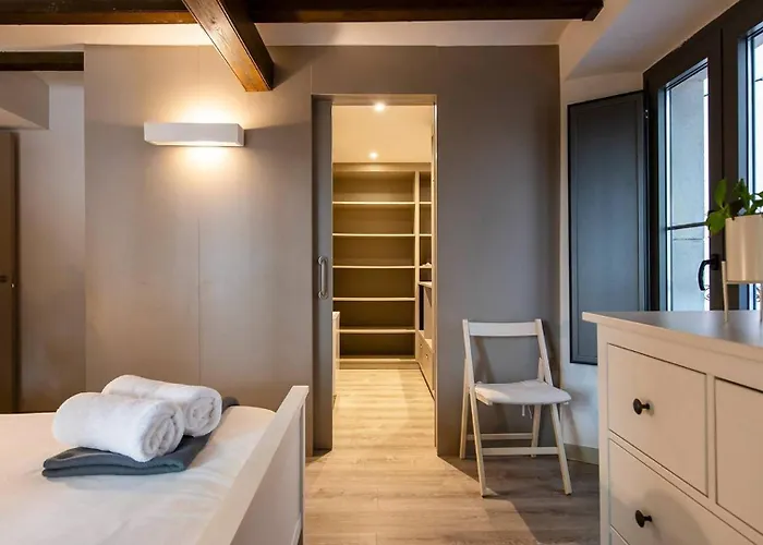 Old Town Duplex With Character *