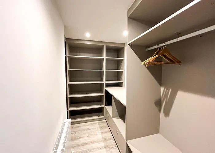 Old Town Duplex With Character דירה