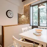 Old Town Duplex With Character Διαμέρισμα