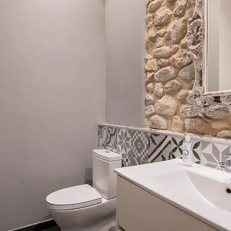 Old Town Duplex With Character Apartman