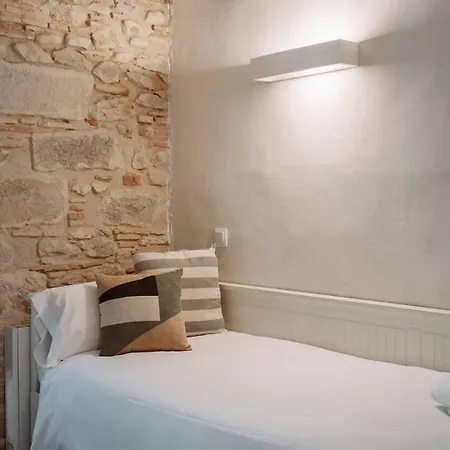 Old Town Duplex With Character شقة خيرونا