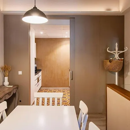 Old Town Duplex With Character Apartmán