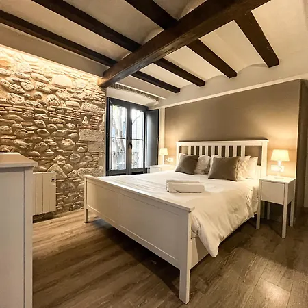 Old Town Duplex With Character * Girona