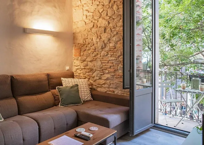 Old Town Duplex With Character Girona