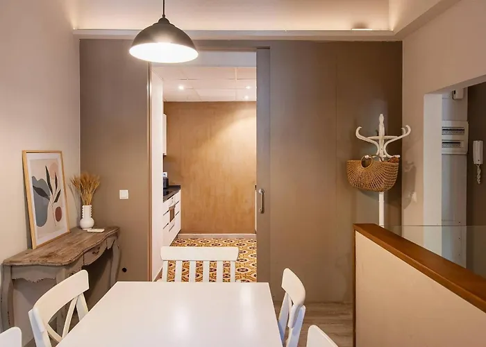 Old Town Duplex With Character Appartamento