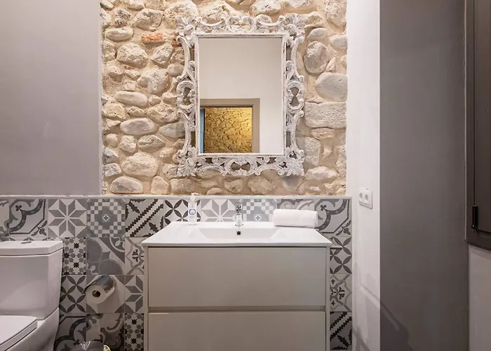 Апартаменты Old Town Duplex With Character